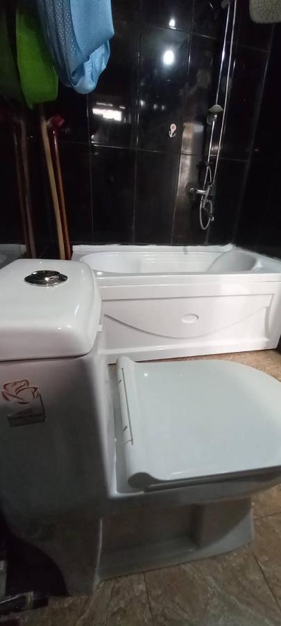 Apartment Zurabi Batumi Esterno foto