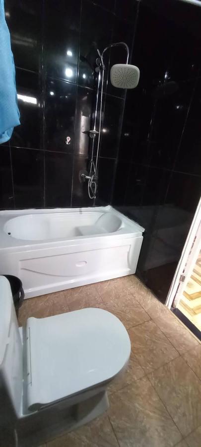 Apartment Zurabi Batumi Esterno foto